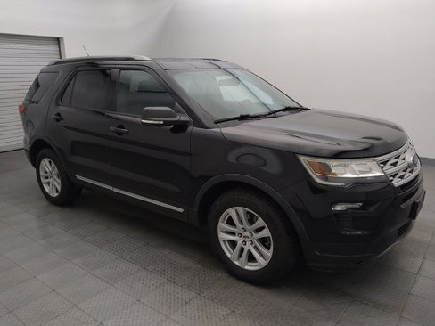 Used 2019 Ford Explorer XLT w/ Equipment Group 201A AWD/4WD image 11
