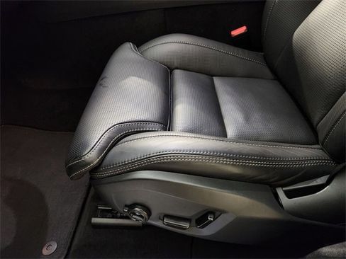 Used 2024 Volvo XC60 T8 Ultimate image 24