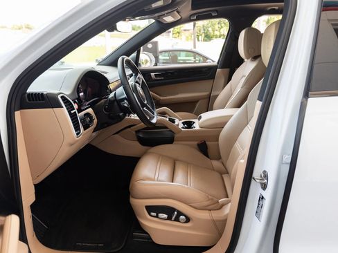 Used 2019 Porsche Cayenne AWD/4WD image 18