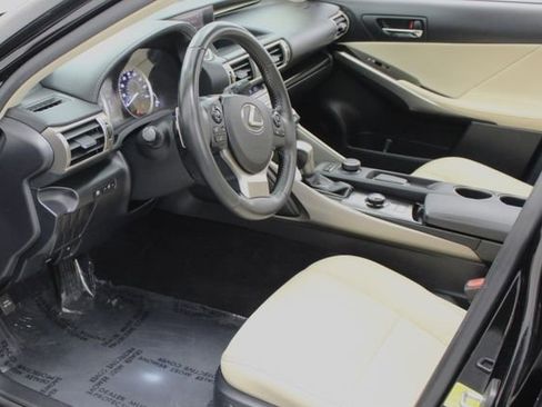 Used 2014 Lexus IS 250 RWD image 10