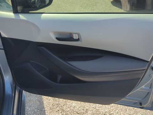 Used 2022 Toyota Corolla LE FWD image 25