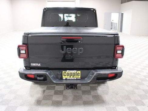 Used 2023 Jeep Gladiator Overland AWD/4WD image 10