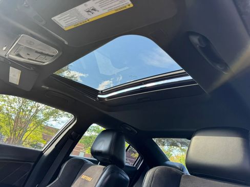 Used 2018 Dodge Charger R/T RWD image 13