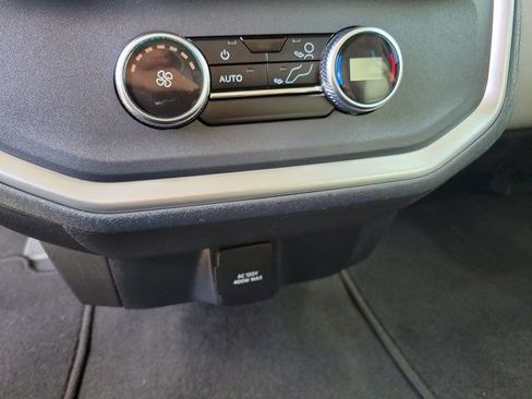 Certified 2025 Ford Expedition Active image 19