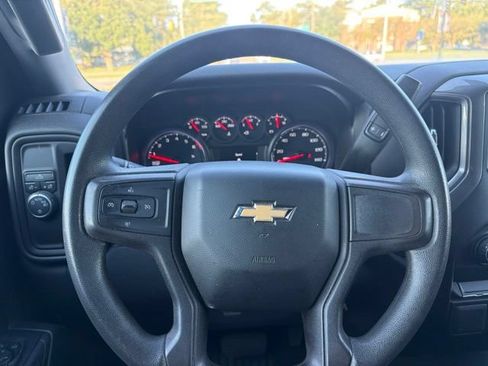 Used 2020 Chevrolet Silverado 1500 Custom w/ Custom Value Package RWD image 11