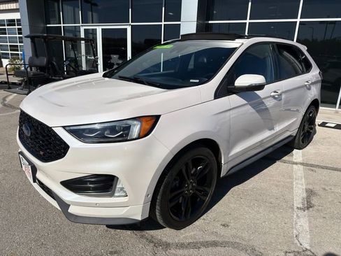 Used 2019 Ford Edge ST w/ Equipment Group 401A image 3
