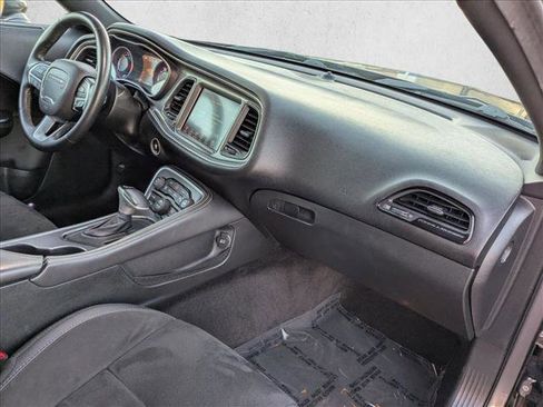 Used 2016 Dodge Challenger R/T Scat Pack w/ Leather Interior Group image 21