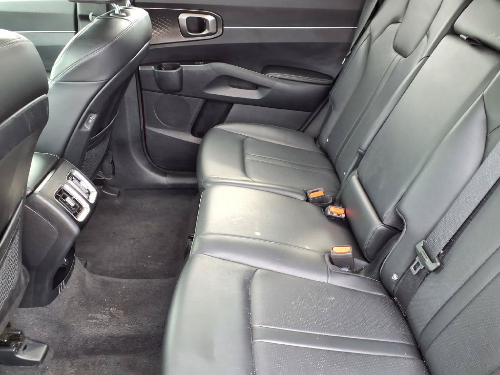 Certified 2025 Kia Sorento S AWD/4WD image 9