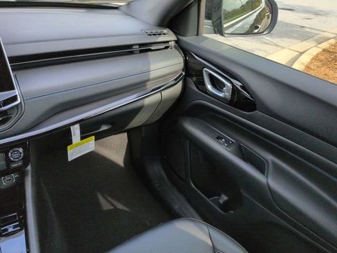 New 2026 Jeep Compass Latitude image 16