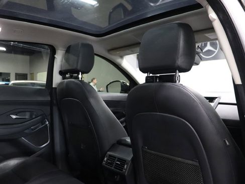 Used 2018 Jaguar E-PACE S image 21