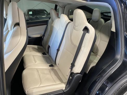 Used 2017 Tesla Model X 75D image 9