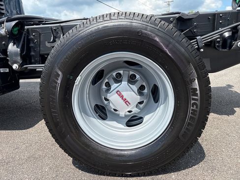New 2026 GMC Sierra 3500 Pro AWD/4WD image 35