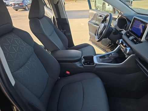 Used 2025 Toyota RAV4 XLE image 10