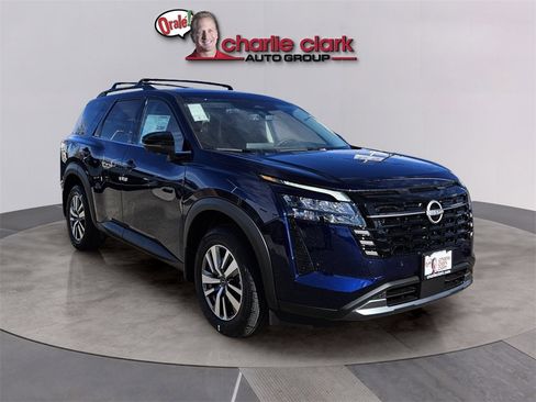 New 2026 Nissan Pathfinder SL image 8