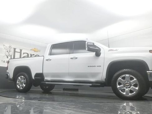 Used 2022 Chevrolet Silverado 2500 LTZ AWD/4WD image 2