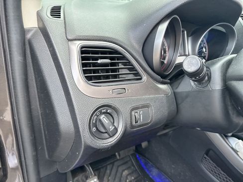 Used 2017 Dodge Journey Crossroad FWD image 14