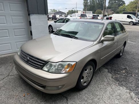 Used 2003 Toyota Avalon XLS FWD image 3