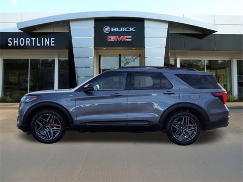 Used 2025 Ford Explorer ST-Line w/ ST-Line Street Pack image 7