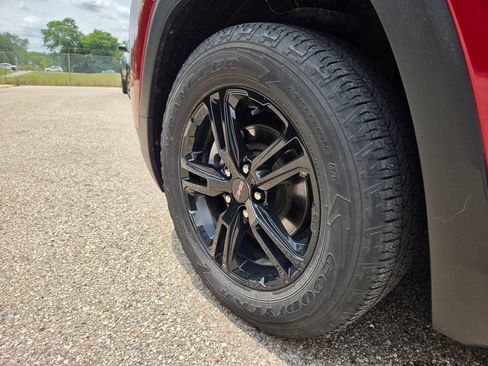 Used 2023 GMC Terrain AT4 AWD/4WD image 8