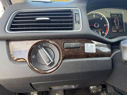 Used 2014 Volkswagen Passat TDI SEL Premium image 7