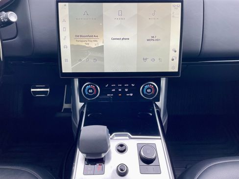 Used 2023 Land Rover Range Rover Autobiography image 19