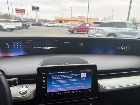 Certified 2024 Lincoln Nautilus Premier w/ Equipment Group 102A image 23