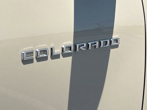 Used 2023 Chevrolet Colorado ZR2 w/ ZR2 Convenience Package III AWD/4WD image 17