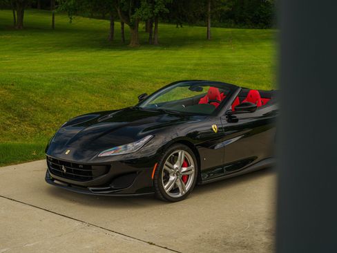 Used 2019 Ferrari Portofino RWD image 92