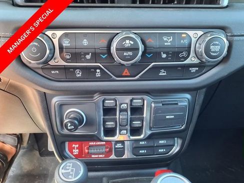 Used 2024 Jeep Gladiator Mojave w/ Steel Bumper Group image 18