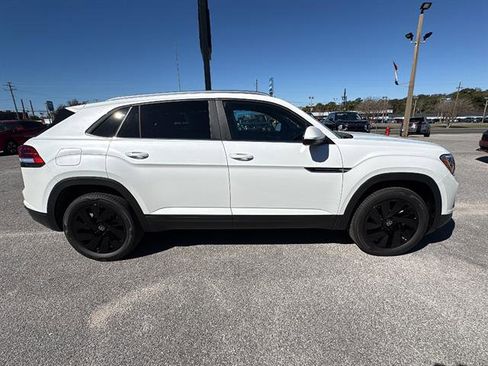 New 2026 Volkswagen Atlas Cross Sport SE FWD image 7