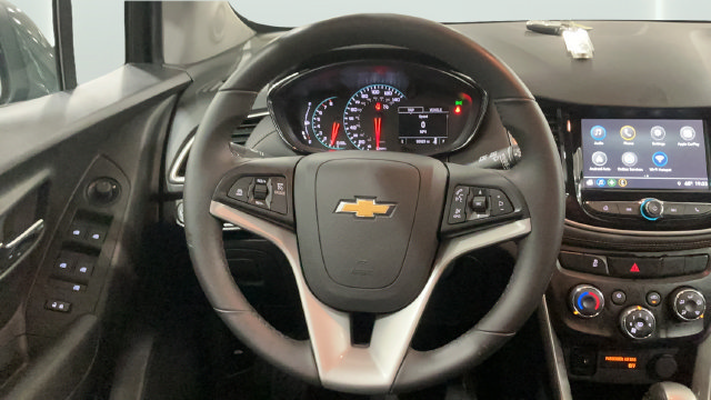 Used 2018 Chevrolet Trax LT w/ LT Convenience Package FWD image 23
