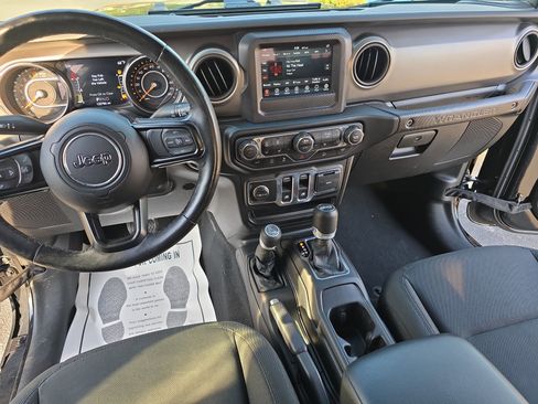 Used 2020 Jeep Wrangler Sport AWD/4WD image 18