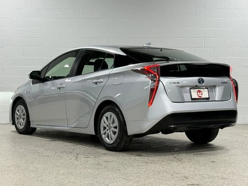 Used 2017 Toyota Prius Two image 8