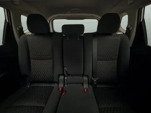 Used 2017 Nissan Rogue SV FWD image 17