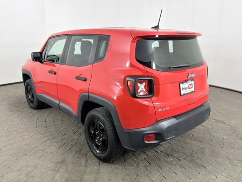 Used 2019 Jeep Renegade Sport w/ UConnect 7.0 Group AWD/4WD image 4