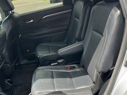 Used 2017 Toyota Highlander Limited w/ Carpet Mat Package AWD/4WD image 21