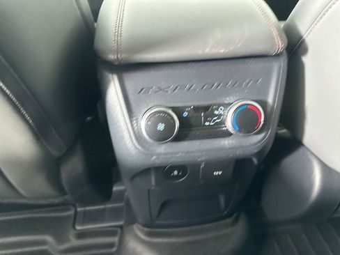 Used 2025 Ford Explorer Active w/ Active Comfort Package image 17