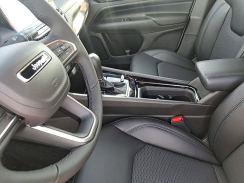 New 2026 Jeep Compass Latitude AWD/4WD image 17