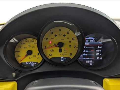 Used 2018 Porsche 718 Boxster RWD image 19