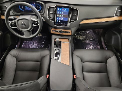 Certified 2025 Volvo XC90 B6 Plus w/ Protection Package Premier image 12