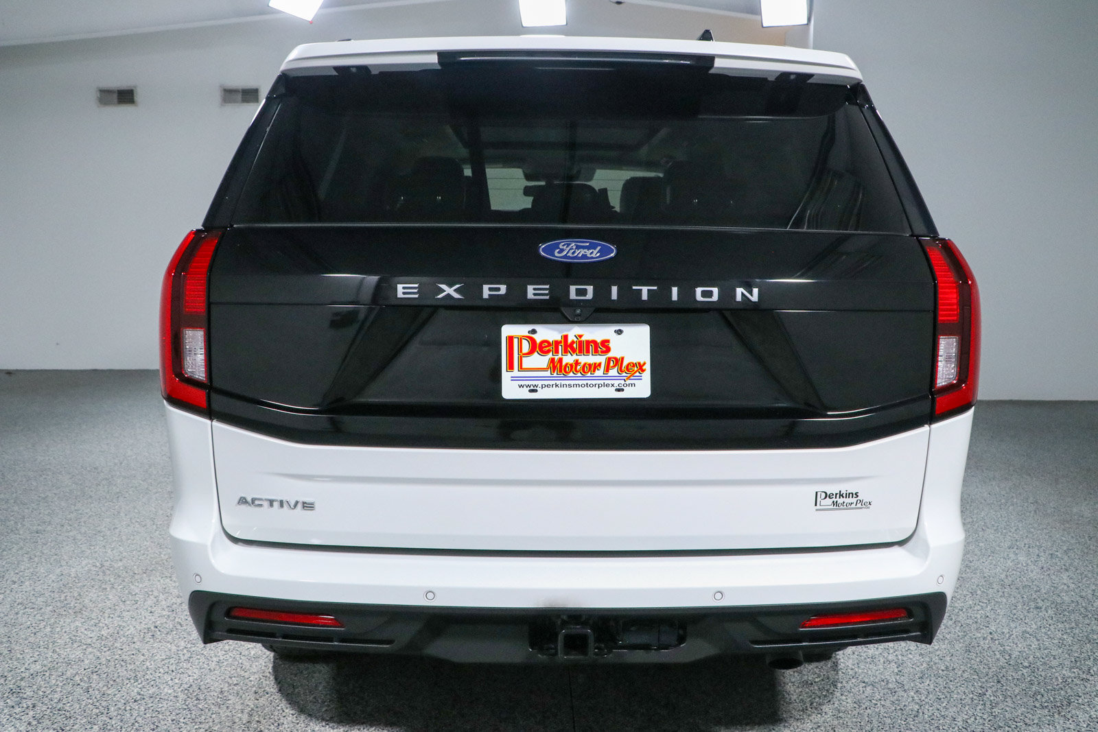 Used 2025 Ford Expedition Active AWD/4WD image 8