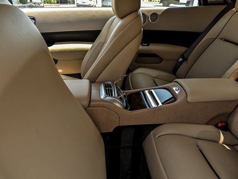 Used 2016 Rolls-Royce Wraith RWD image 25