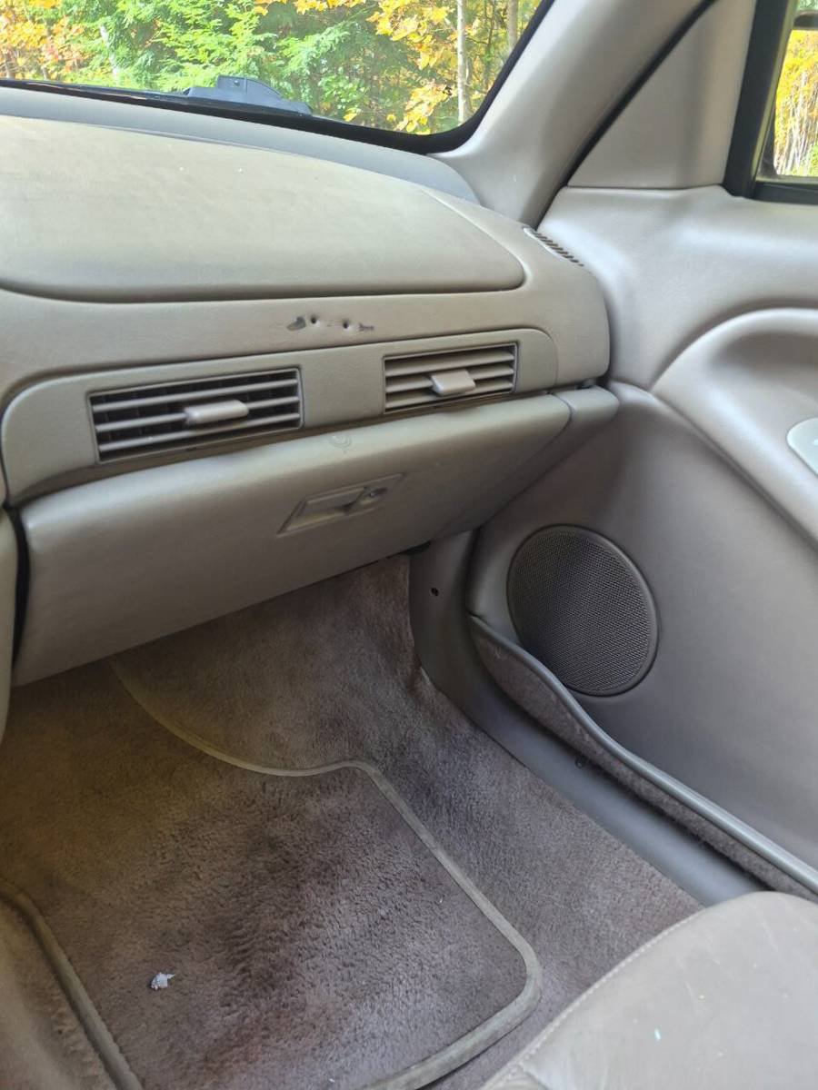 Used 1996 Buick Skylark Custom FWD image 11