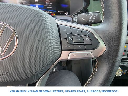 Used 2024 Volkswagen Taos SE image 34