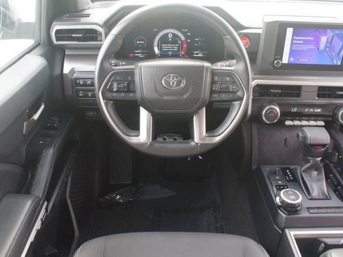 Used 2024 Toyota Tacoma TRD Sport AWD/4WD image 5