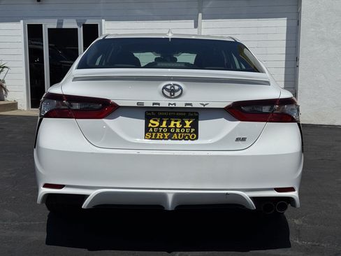 Used 2022 Toyota Camry SE FWD image 11