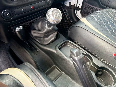 Used 2017 Jeep Wrangler Unlimited Sport image 18