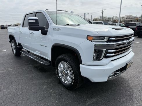 Used 2022 Chevrolet Silverado 2500 High Country w/ Z71 Off-Road Package image 7