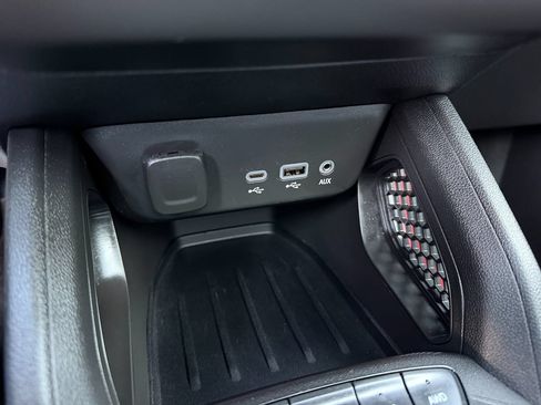 Used 2023 Chevrolet TrailBlazer RS w/ Sun and Liftgate Package AWD/4WD image 19