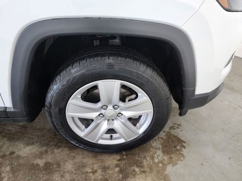 Used 2022 Jeep Compass Latitude w/ Convenience Group image 38